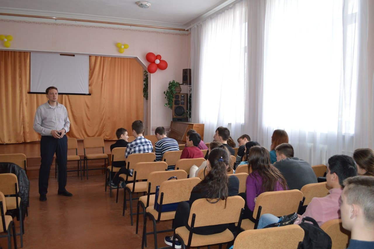 Общее дело в Харцызской школе № 2 Донецкой Народной Республики