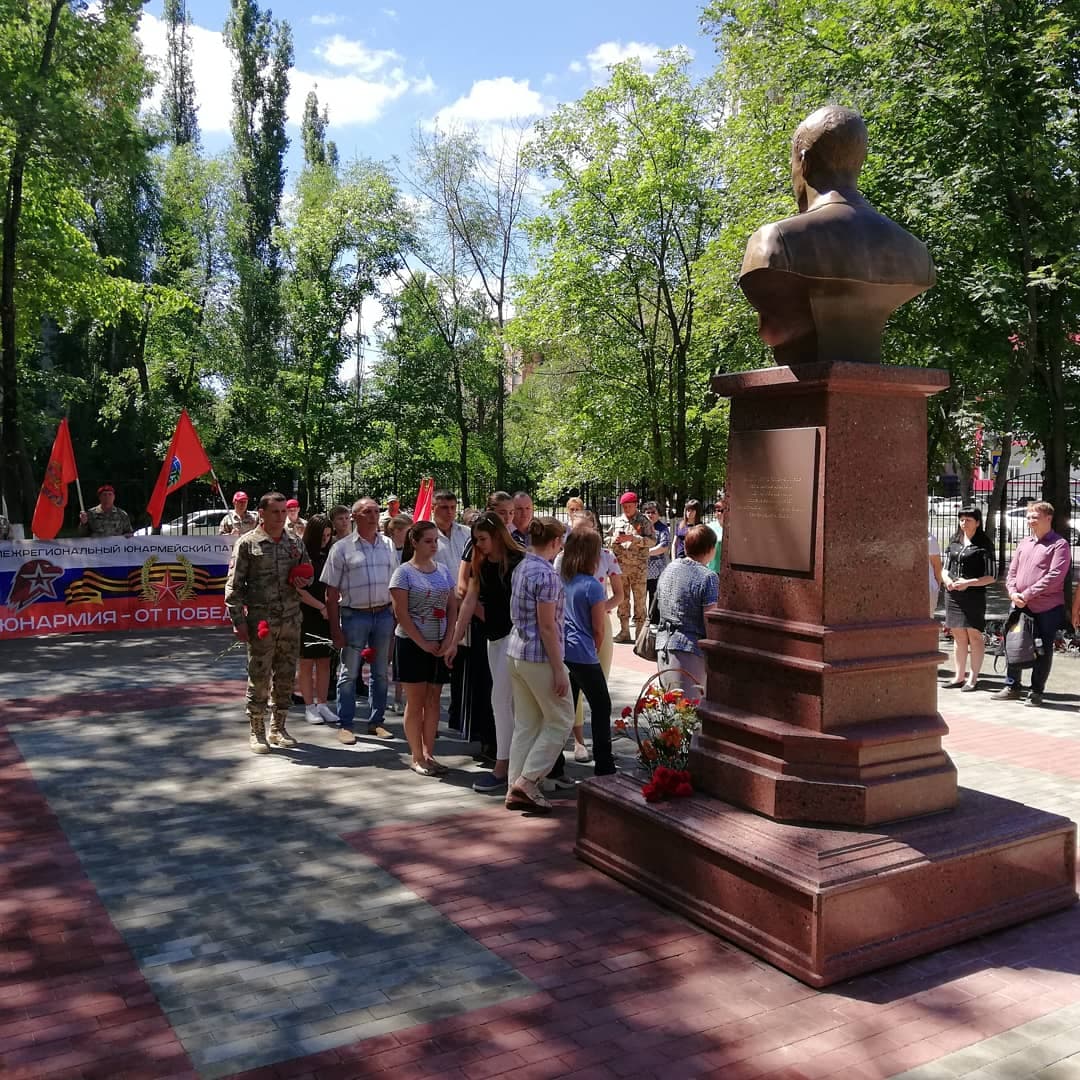 Общее дело приняло участие в церемонии возложения цветов к памятнику погибшему в Сирии летчику